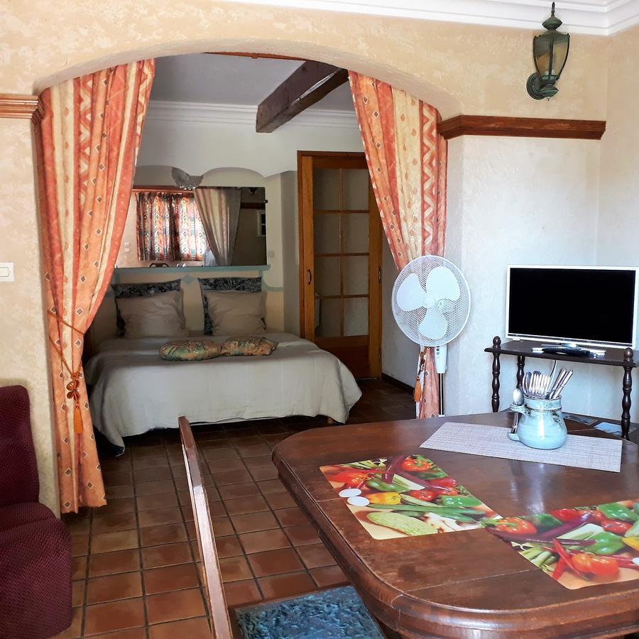 Apartamento Le Manoir De Goliath Toutainville Exterior foto
